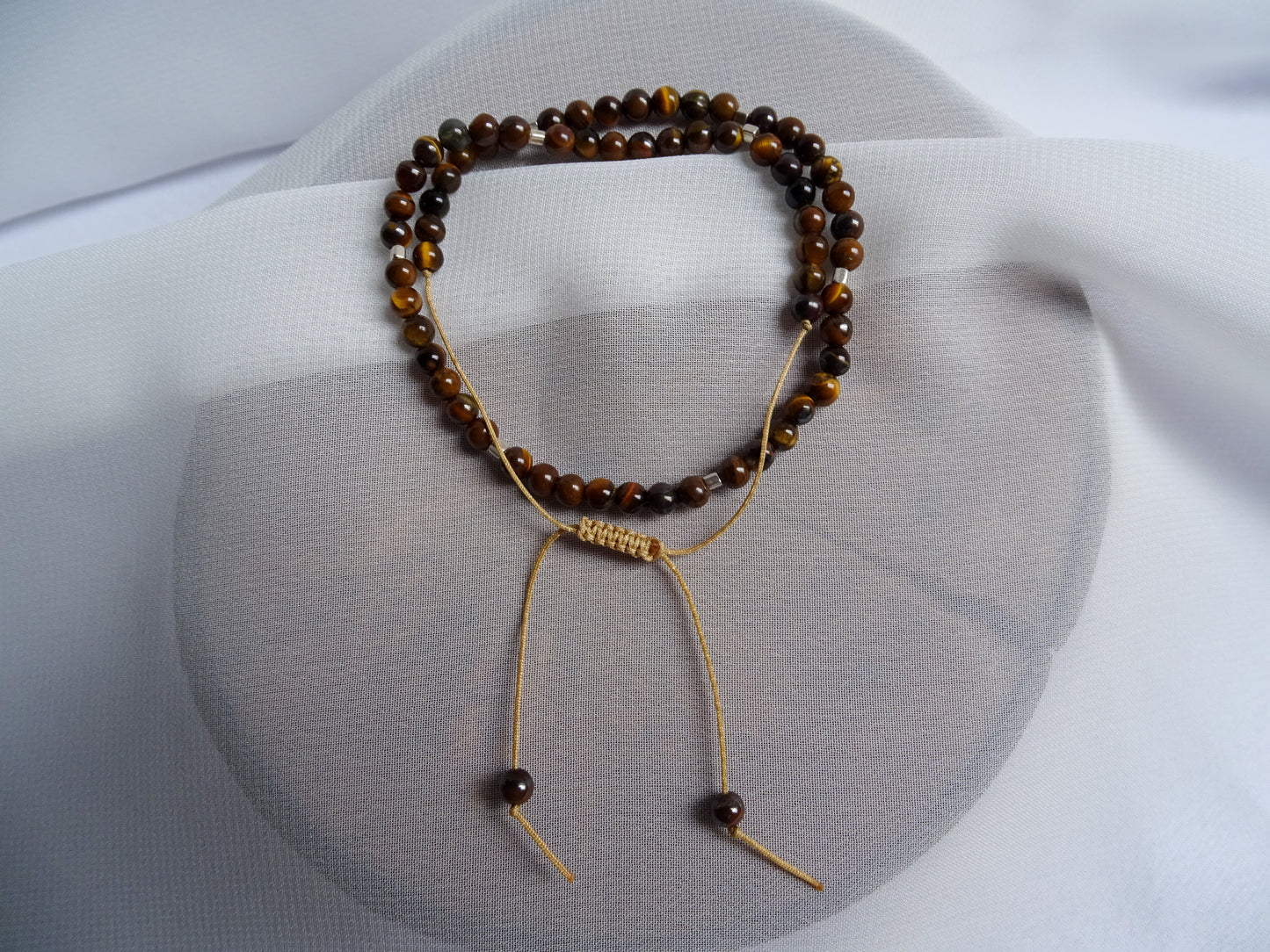 Ojo de tigre en macramé