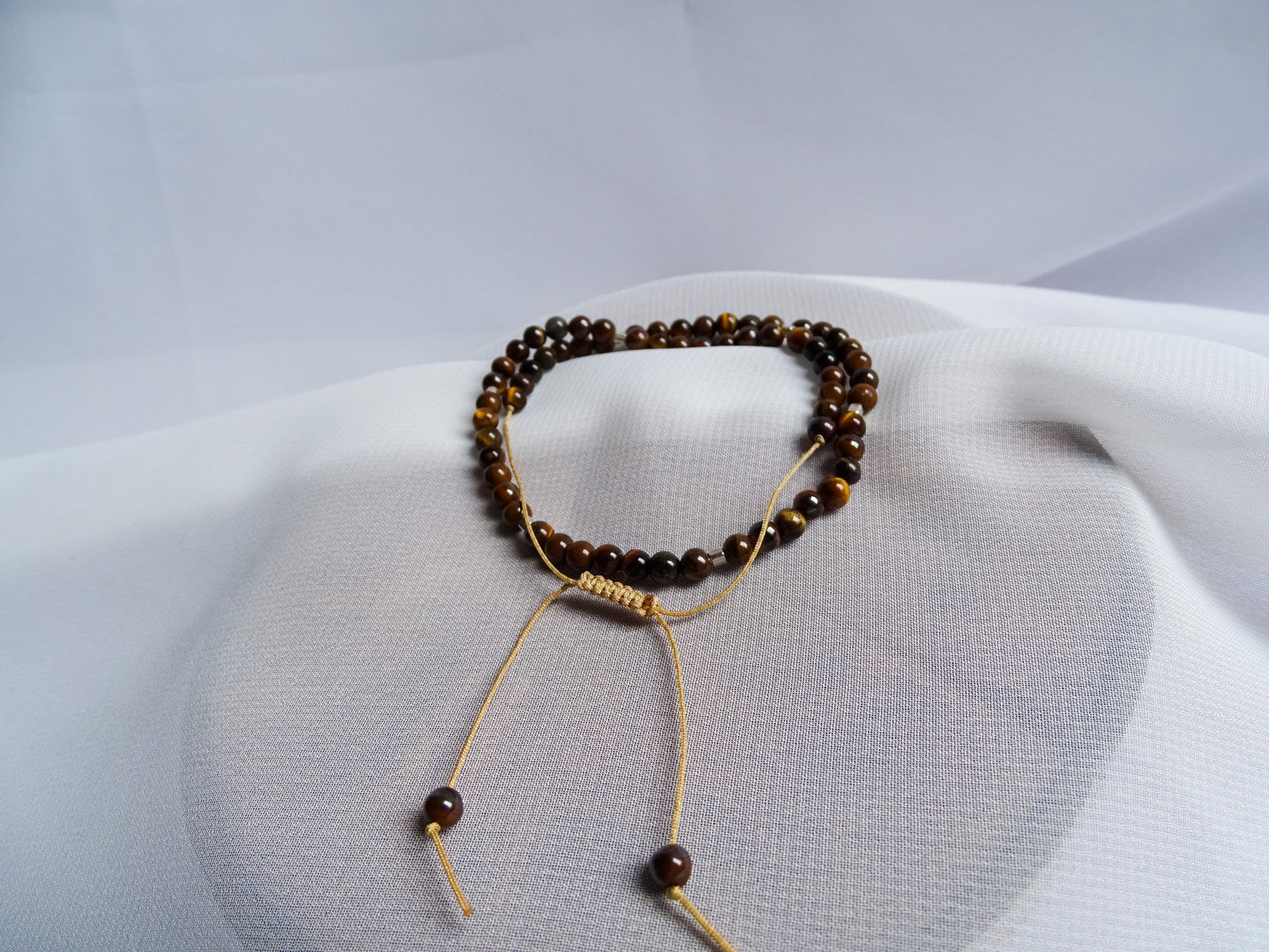 Ojo de tigre en macramé